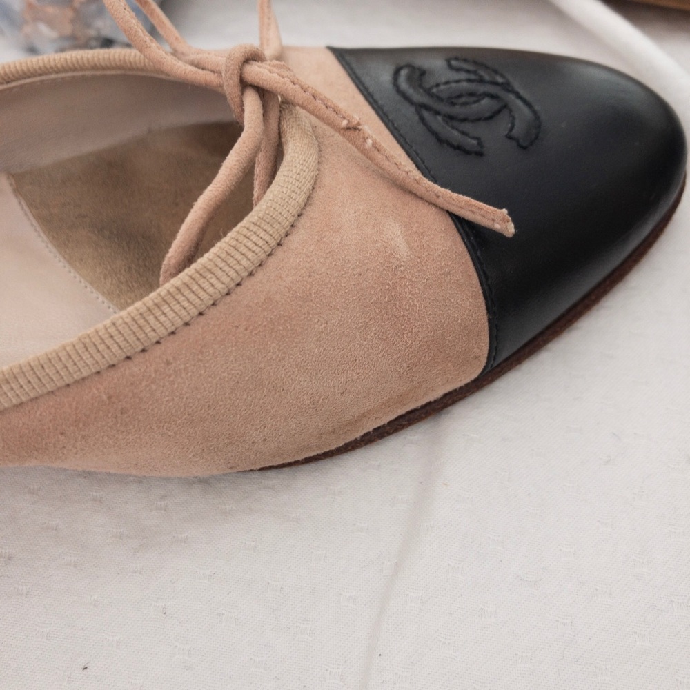 Chanel ~ Vintage blush and black mules - Picture 5 of 5